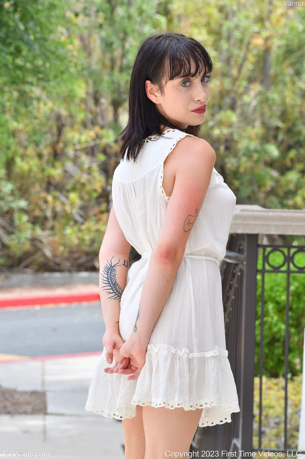 Vanna In Tattooed Whites - Picture 00