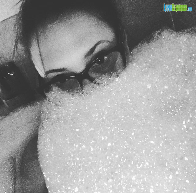 Lana Kendrick In Her Erotic Iphone Shots - Picture 12