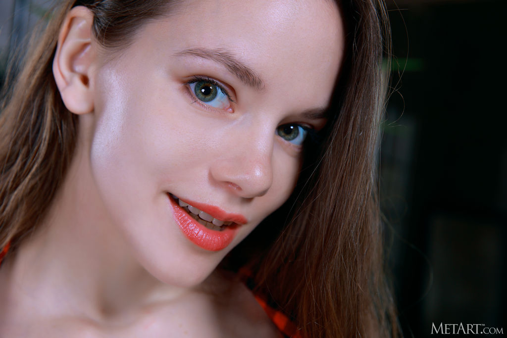 Flamy Nika In Perfectly Natural - Picture 11