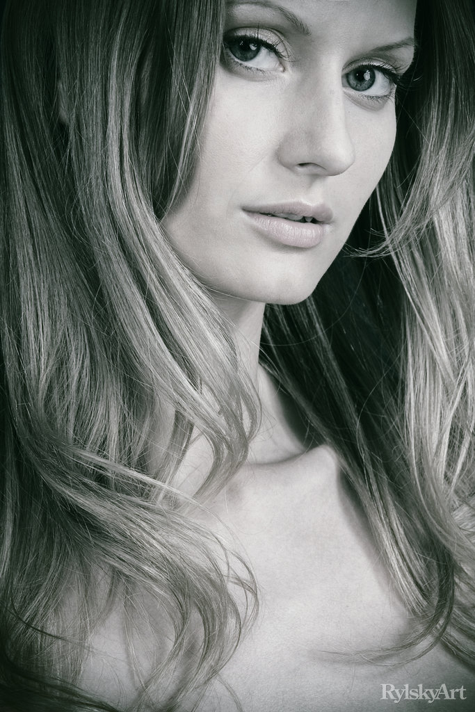 Witta And Rina - Picture 01