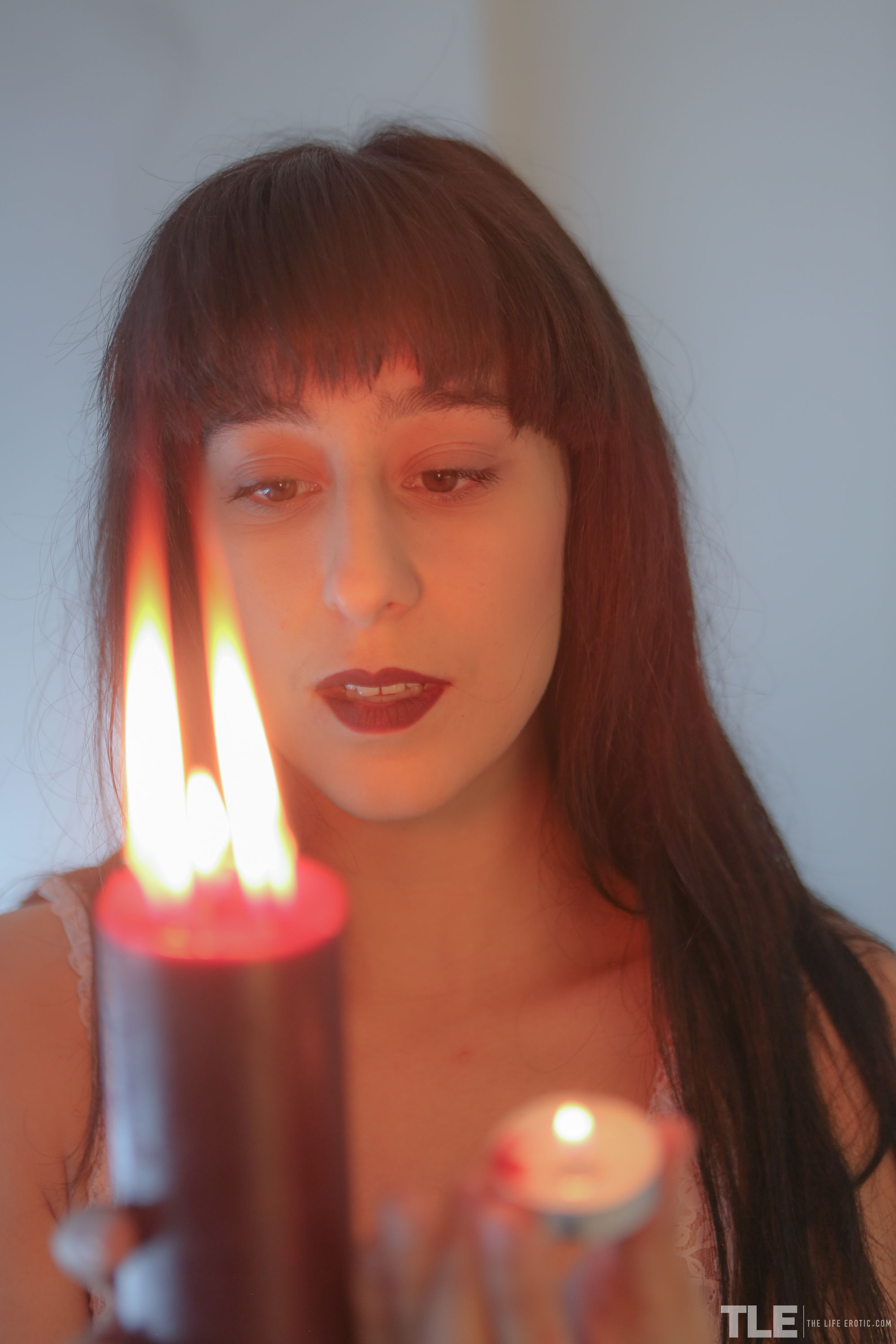 Violet Russo With Fabulous Bubble Butt Plays With Wax - Picture 16