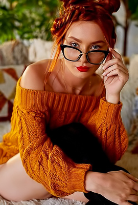 Lacy Lennon Posing In Sexy Glasses