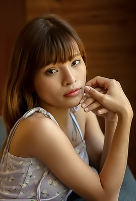 Oopeve Sunlight Dances Across The Asian Cutie’s Slender Figure