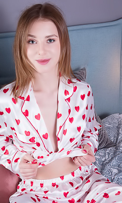 Karianne Kicking Her Long Legs In A Wide Split