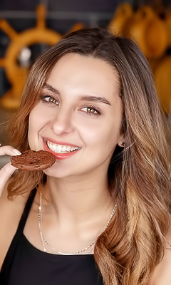 Lolli Spring Squeezing Her Sexy Ass Cheeks