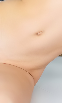 Tantalizing Desireflows As Amanda Fox Slides Down Delicately