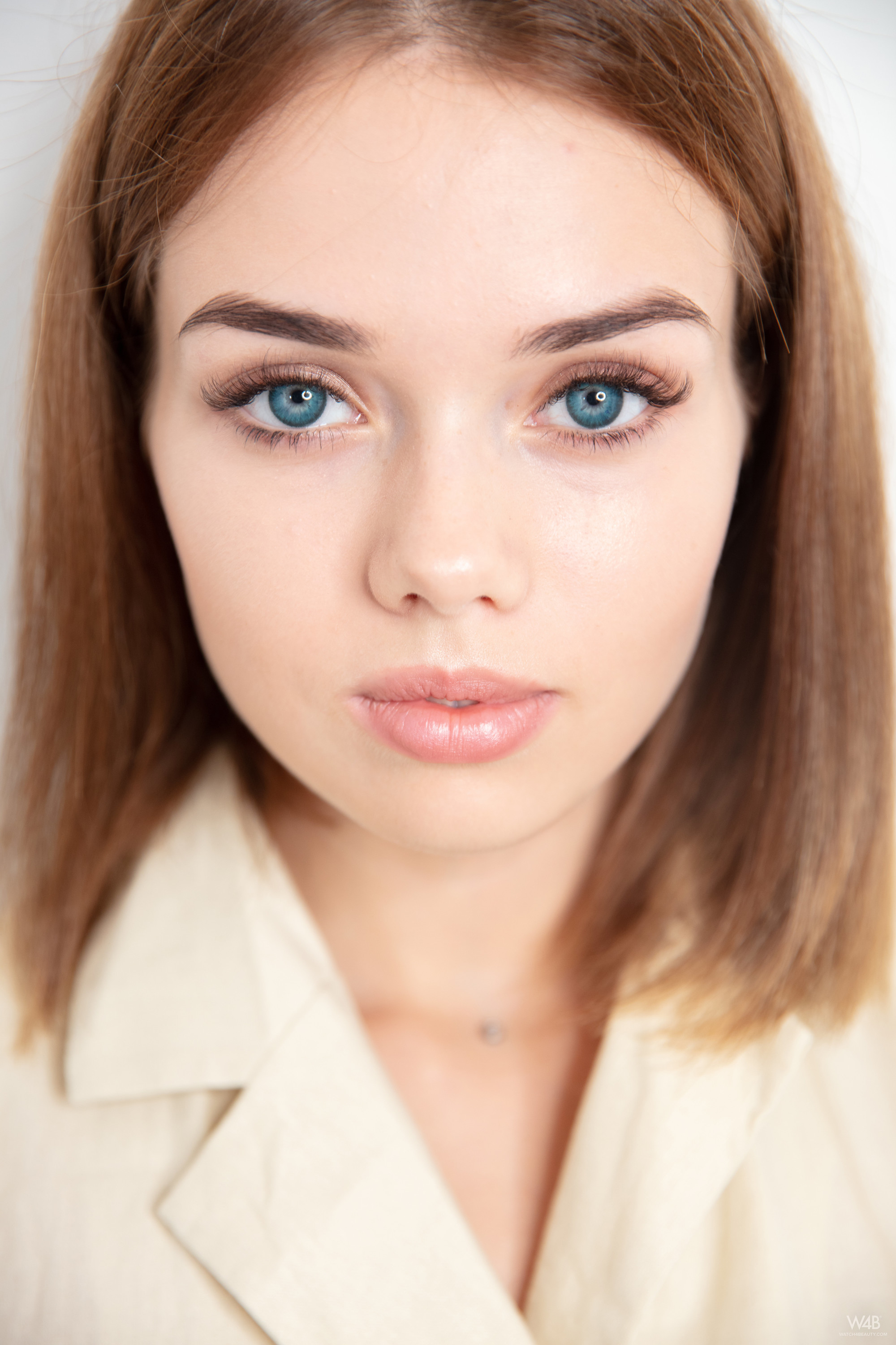 Beauty Teen Keira Blue - Picture 02
